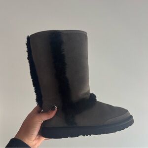 UGG Women's Black and Gray Winter Boots